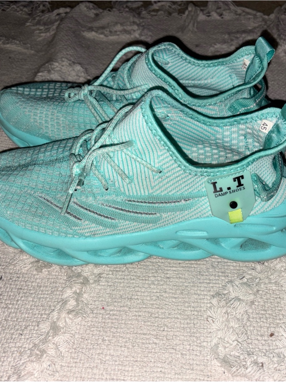L.T Damp Shoes Aqua Knit Sneakers